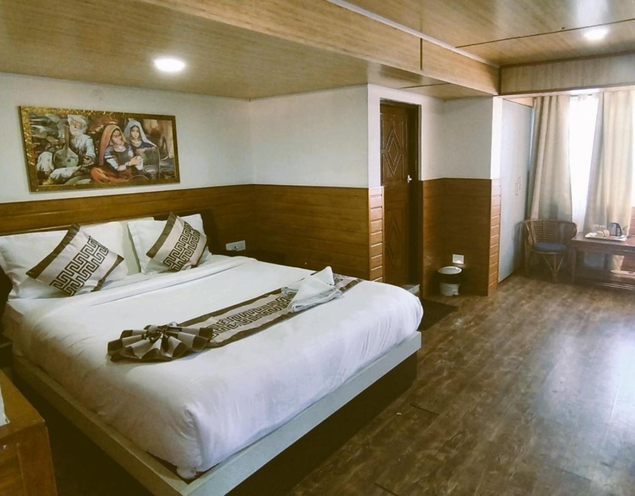 Hotel Kasturi Palace & Restaurant Darjeeling 大吉岭 外观 照片