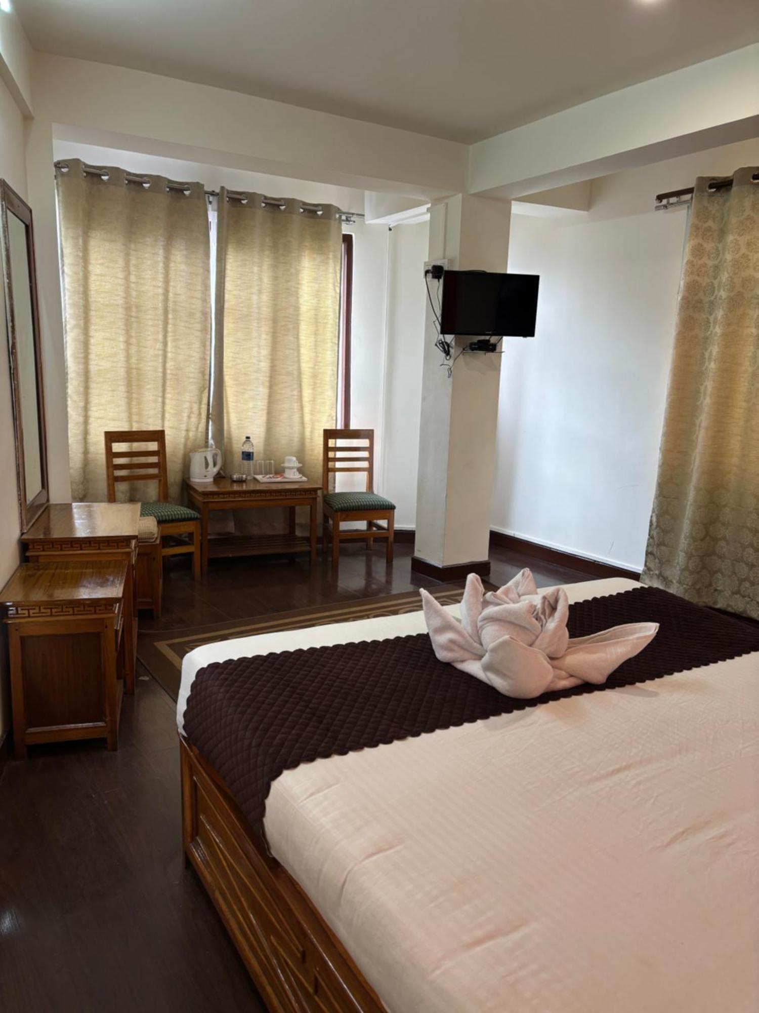 Hotel Kasturi Palace & Restaurant Darjeeling 大吉岭 外观 照片
