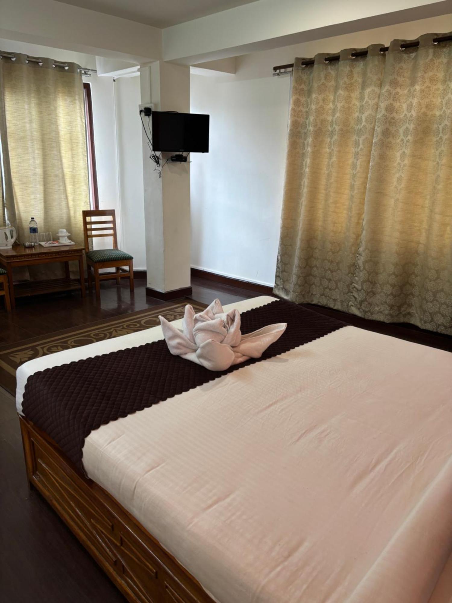 Hotel Kasturi Palace & Restaurant Darjeeling 大吉岭 外观 照片