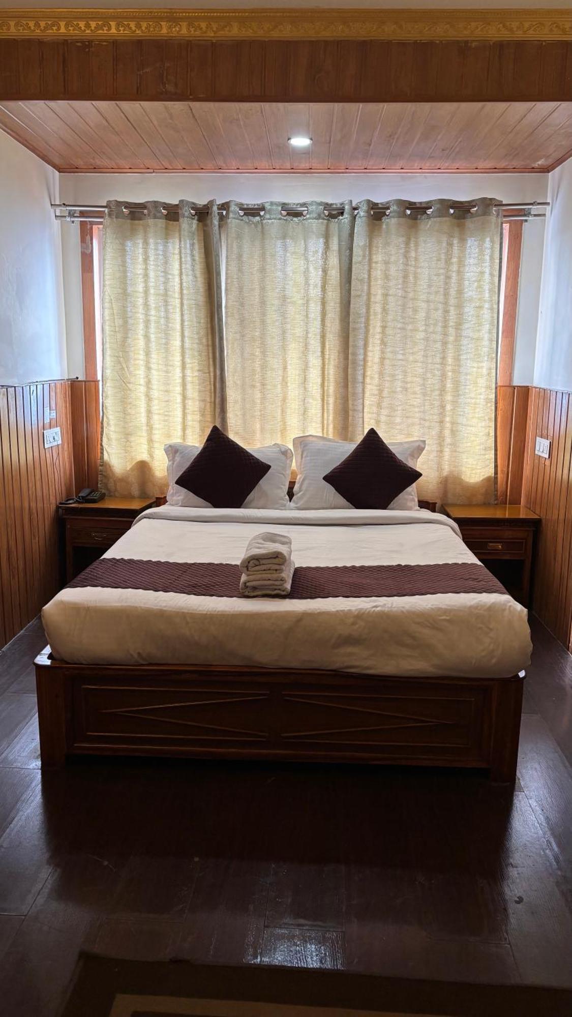 Hotel Kasturi Palace & Restaurant Darjeeling 大吉岭 外观 照片
