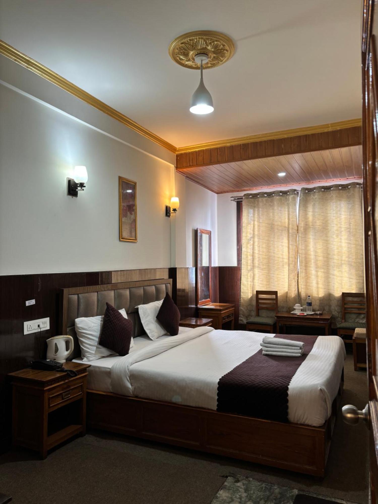 Hotel Kasturi Palace & Restaurant Darjeeling 大吉岭 外观 照片