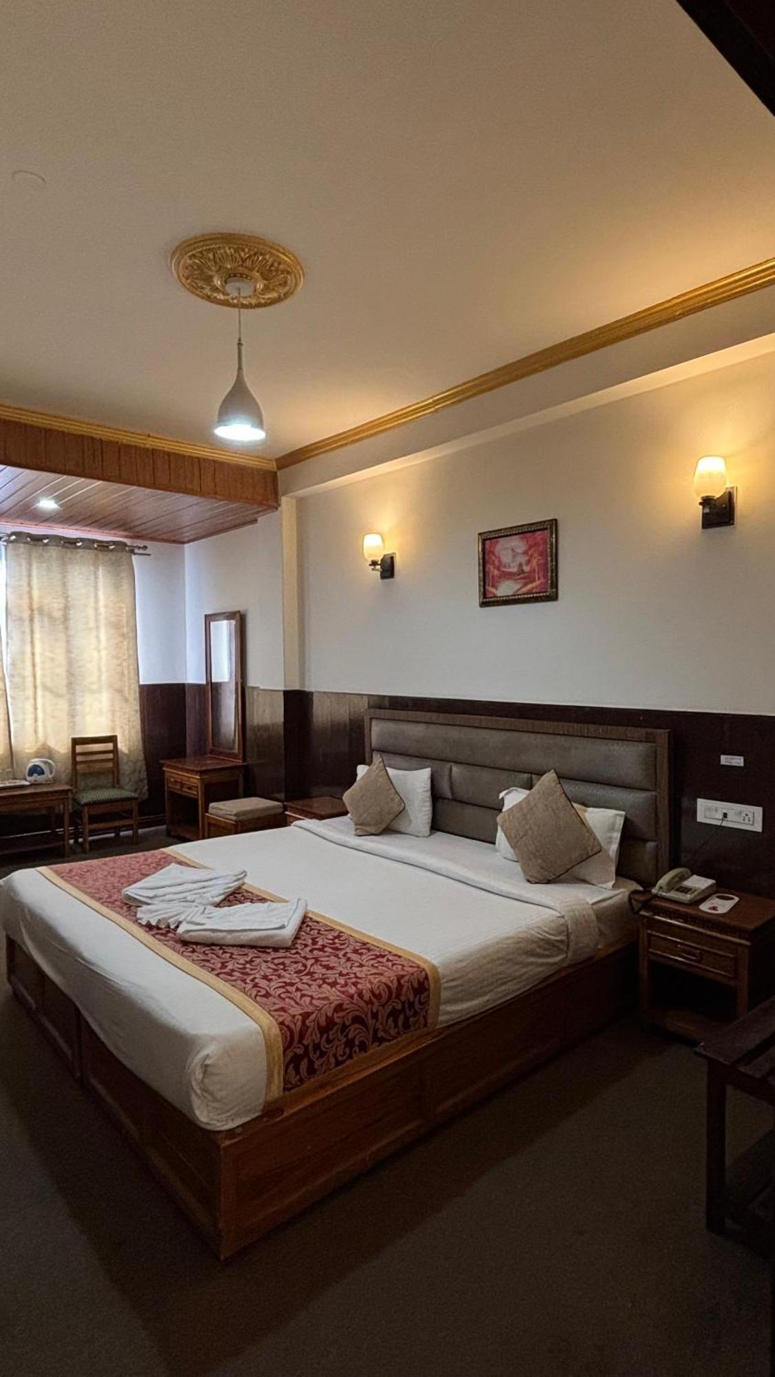 Hotel Kasturi Palace & Restaurant Darjeeling 大吉岭 外观 照片