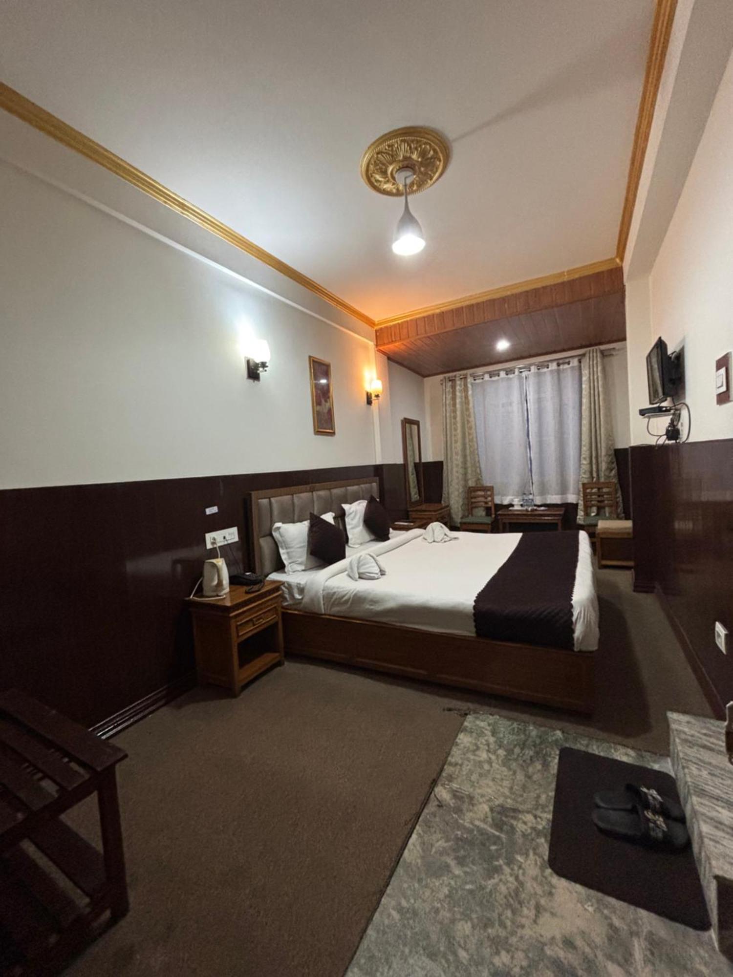 Hotel Kasturi Palace & Restaurant Darjeeling 大吉岭 外观 照片