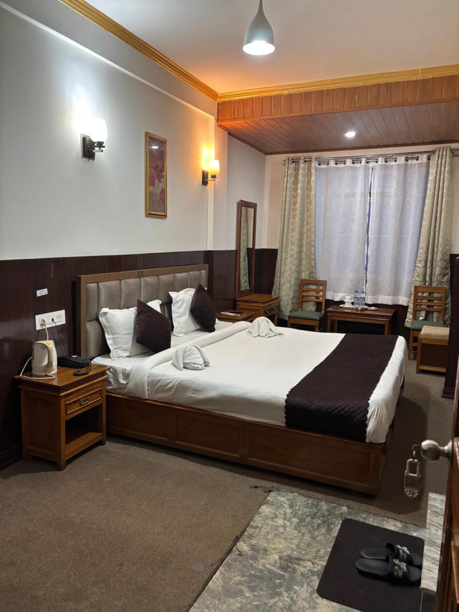 Hotel Kasturi Palace & Restaurant Darjeeling 大吉岭 外观 照片
