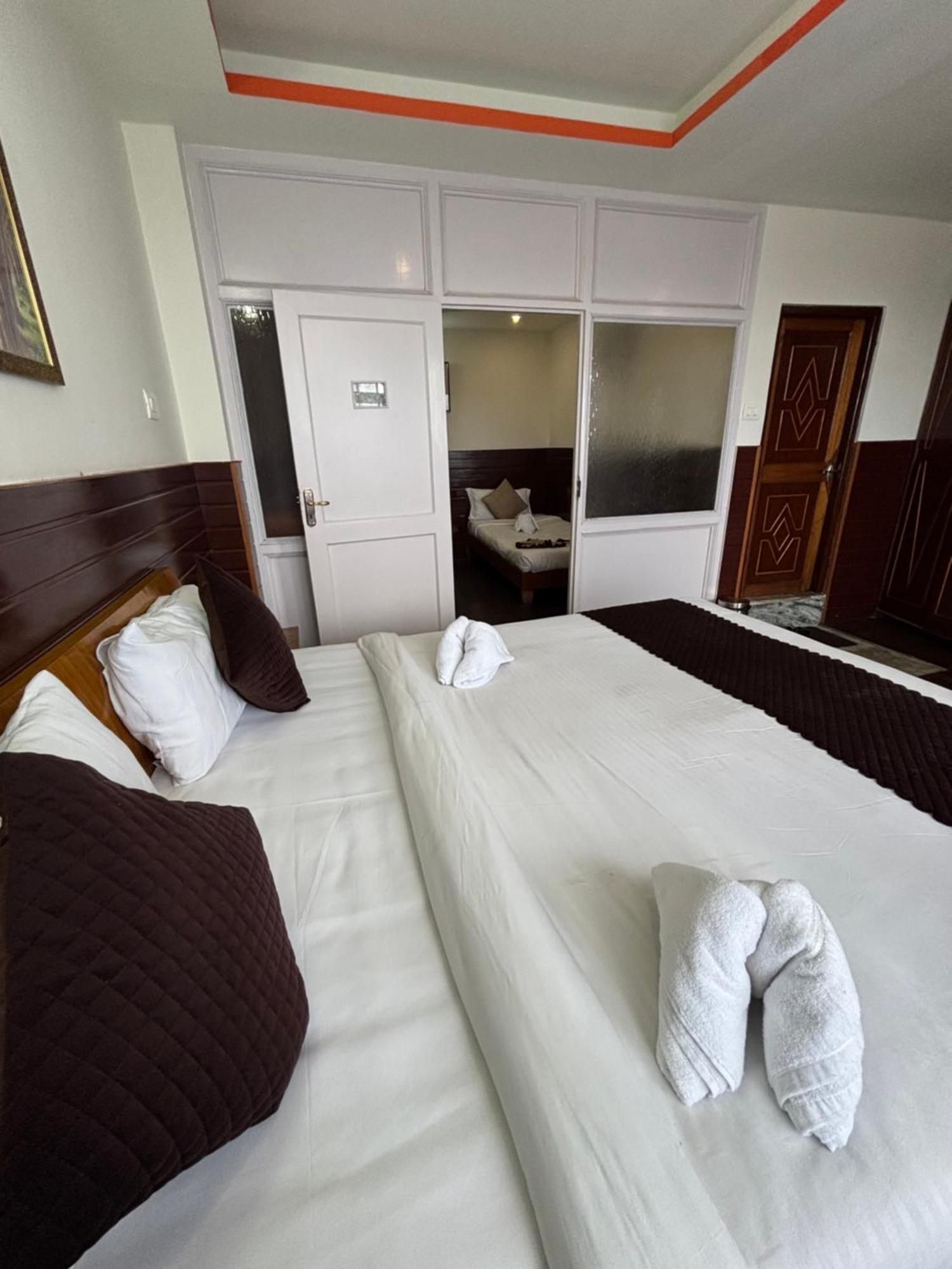 Hotel Kasturi Palace & Restaurant Darjeeling 大吉岭 外观 照片
