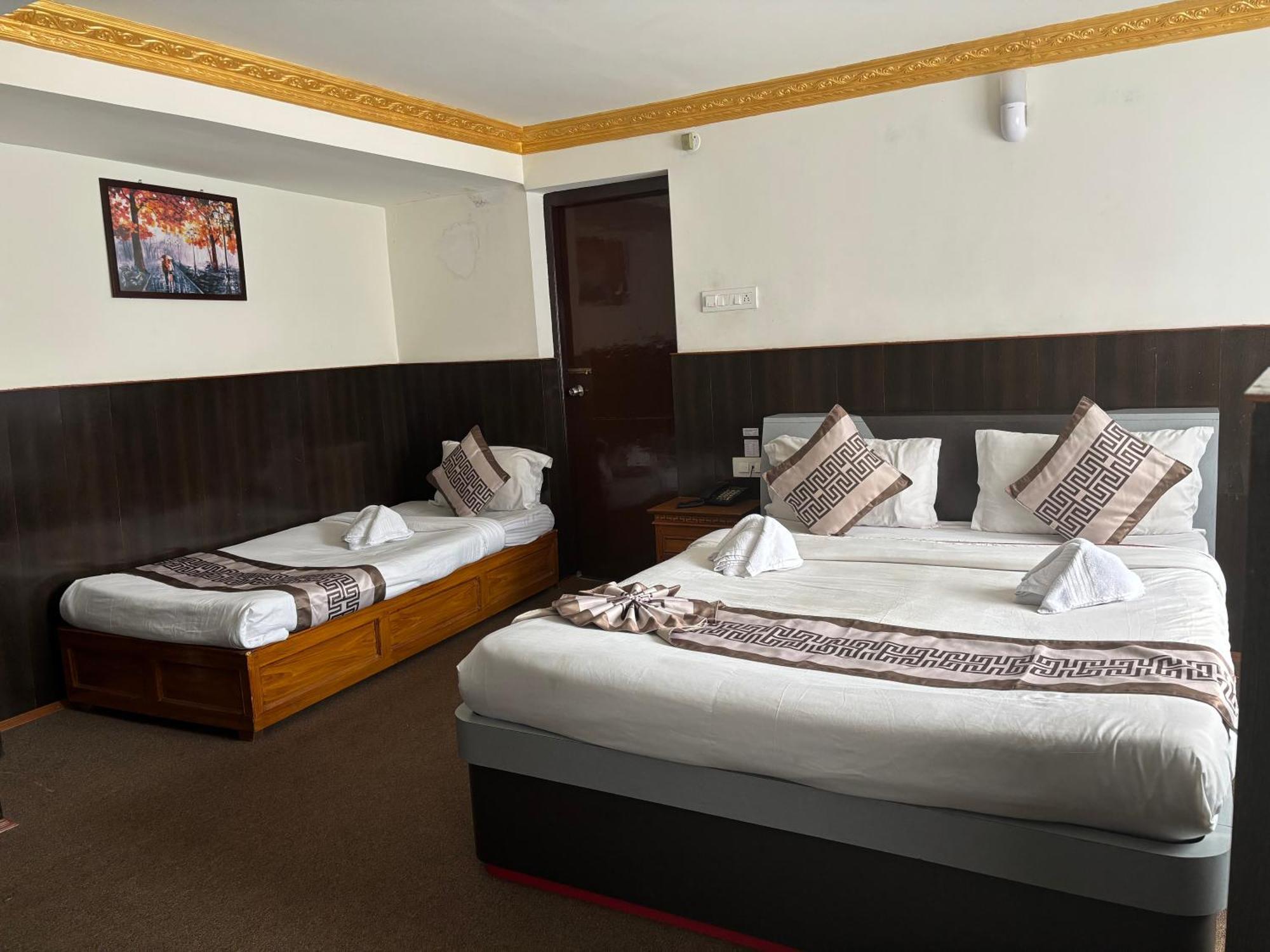 Hotel Kasturi Palace & Restaurant Darjeeling 大吉岭 外观 照片
