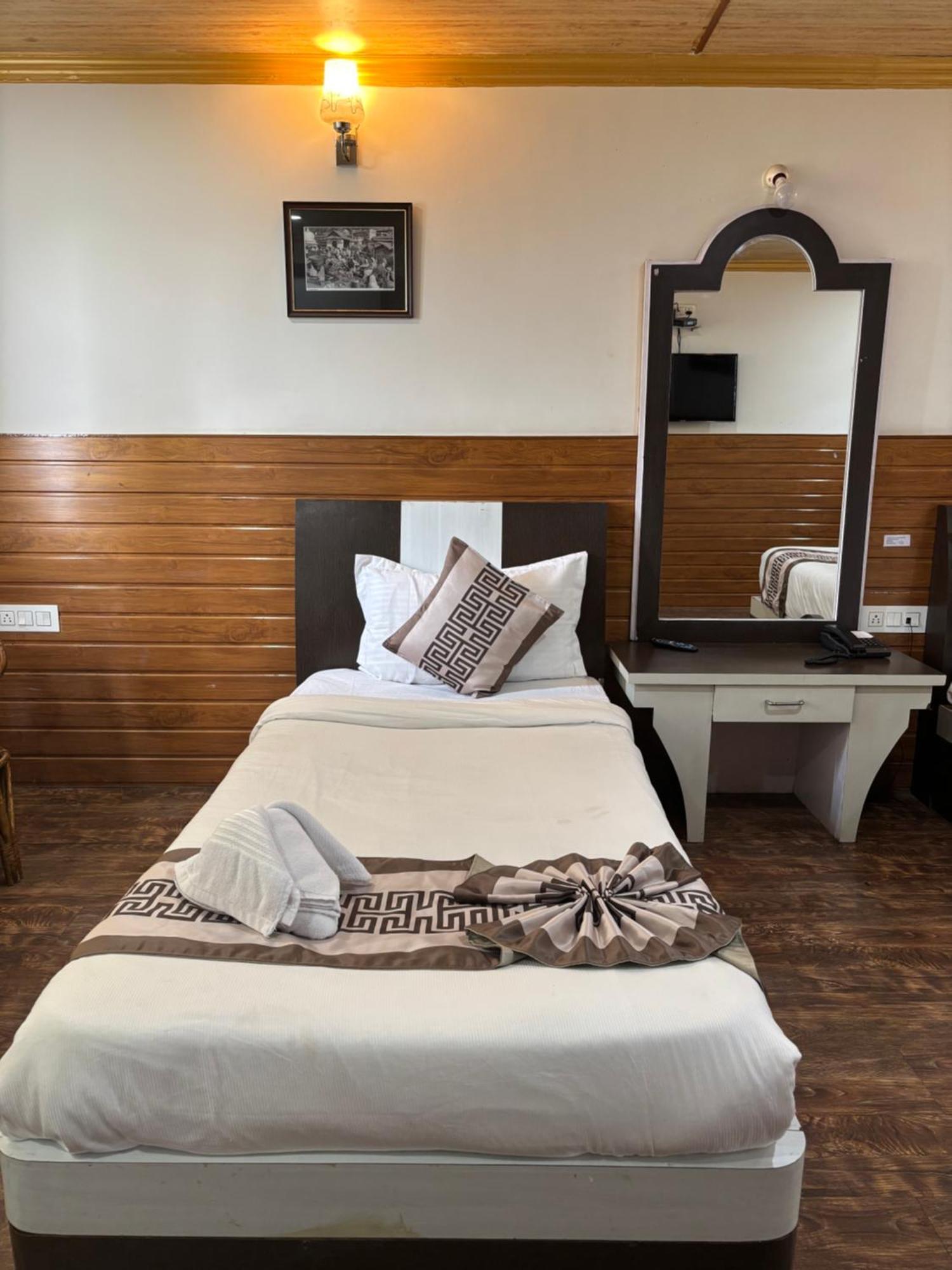 Hotel Kasturi Palace & Restaurant Darjeeling 大吉岭 外观 照片