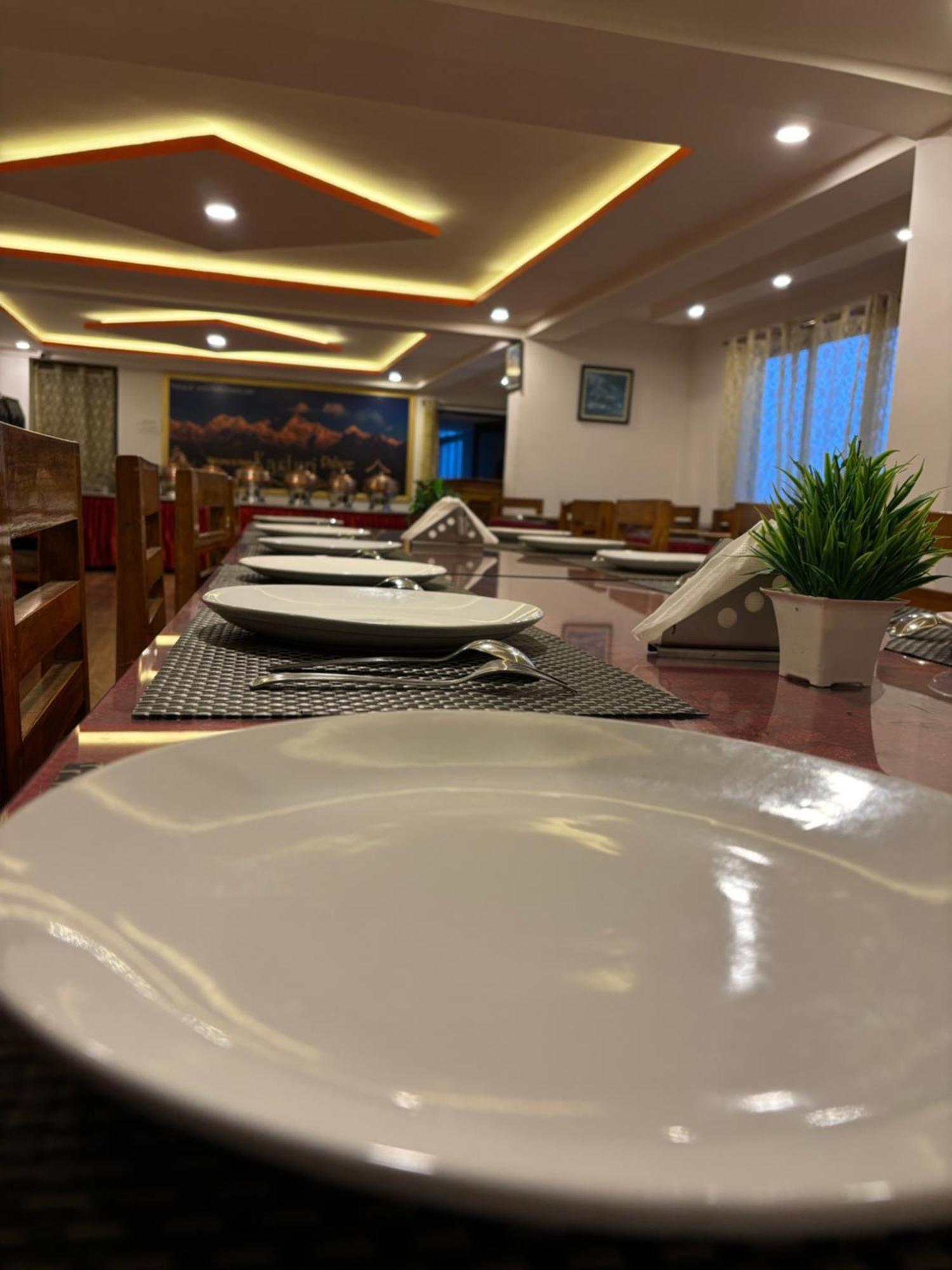 Hotel Kasturi Palace & Restaurant Darjeeling 大吉岭 外观 照片