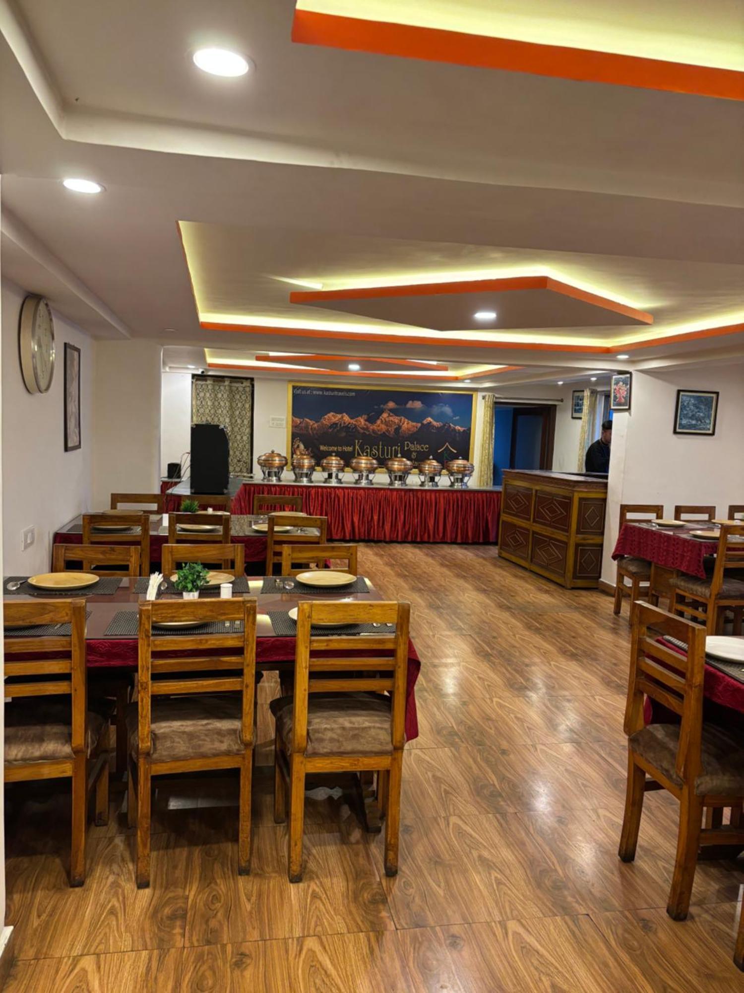 Hotel Kasturi Palace & Restaurant Darjeeling 大吉岭 外观 照片