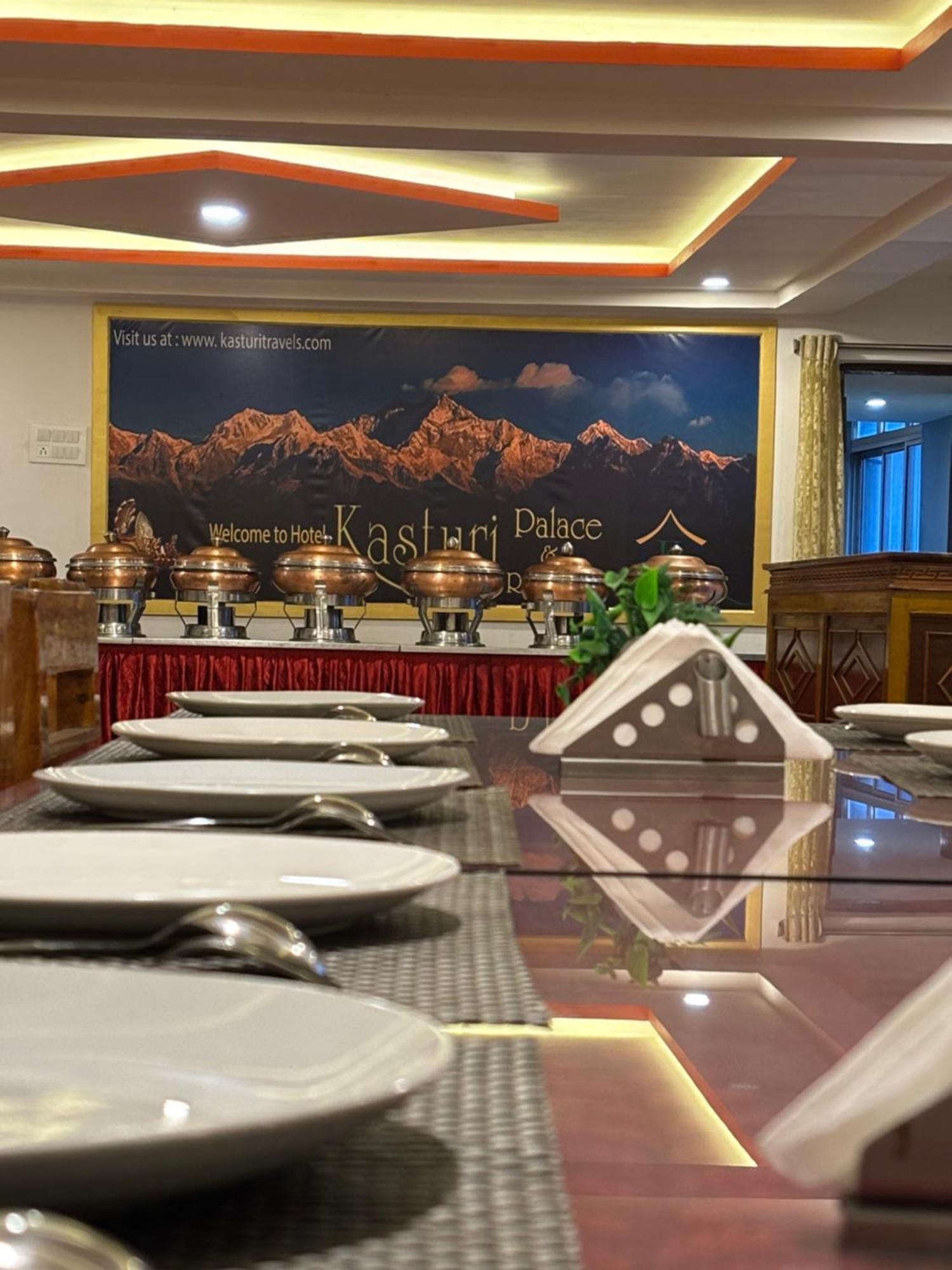 Hotel Kasturi Palace & Restaurant Darjeeling 大吉岭 外观 照片