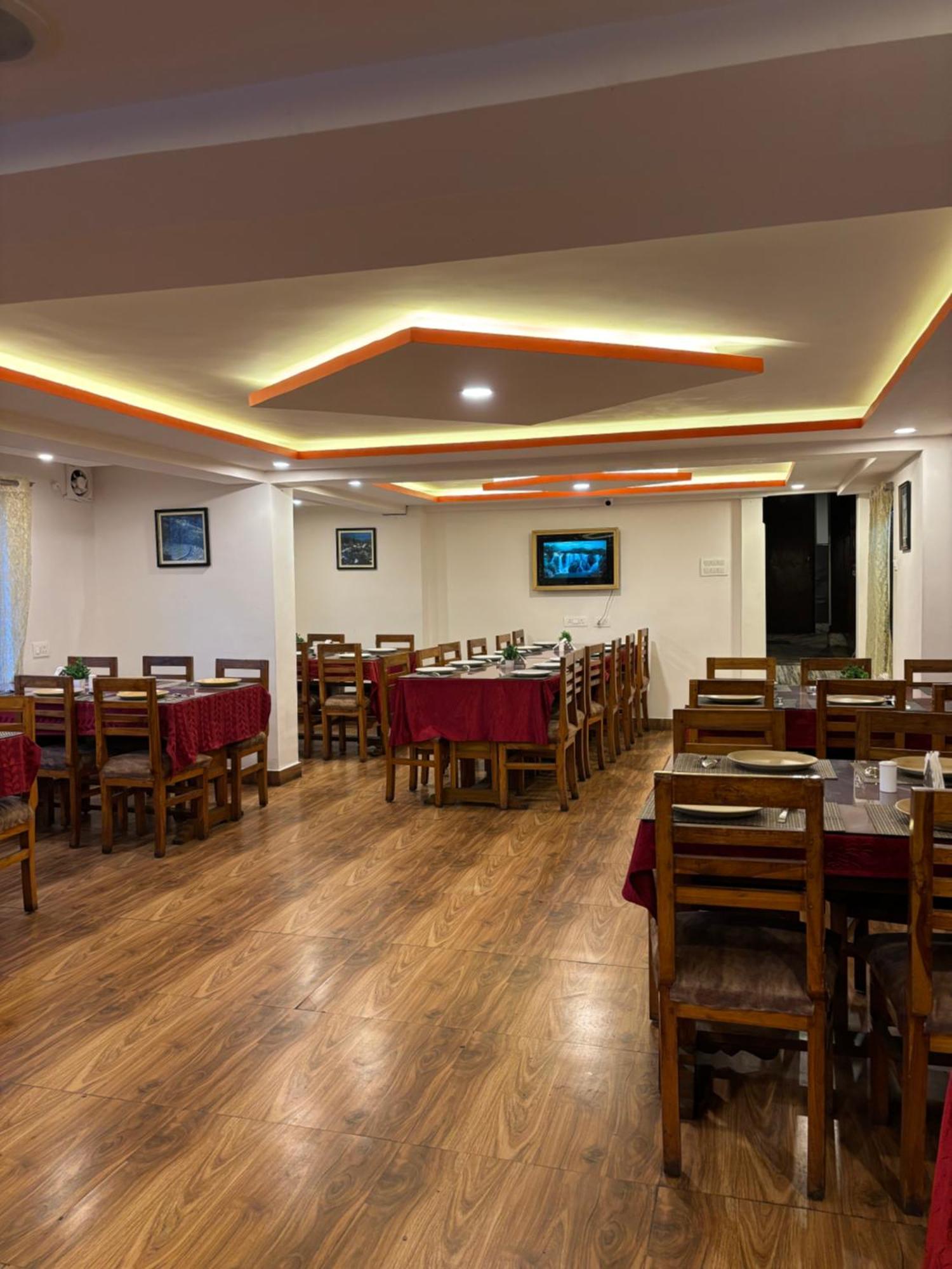 Hotel Kasturi Palace & Restaurant Darjeeling 大吉岭 外观 照片