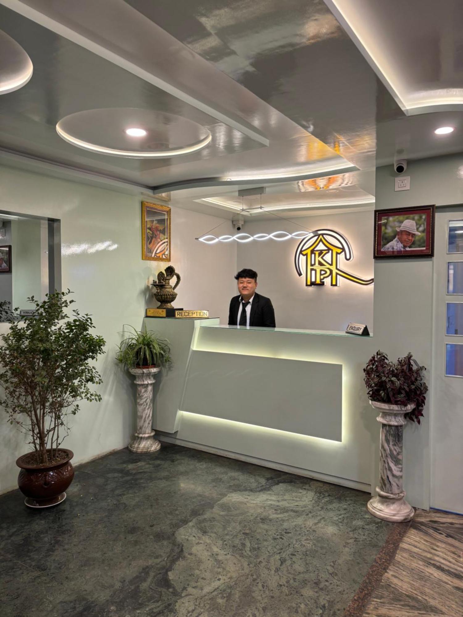 Hotel Kasturi Palace & Restaurant Darjeeling 大吉岭 外观 照片